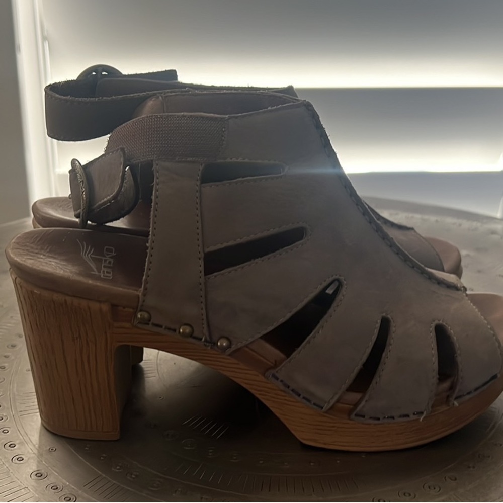 Dansko mules/sandals. Size 39!